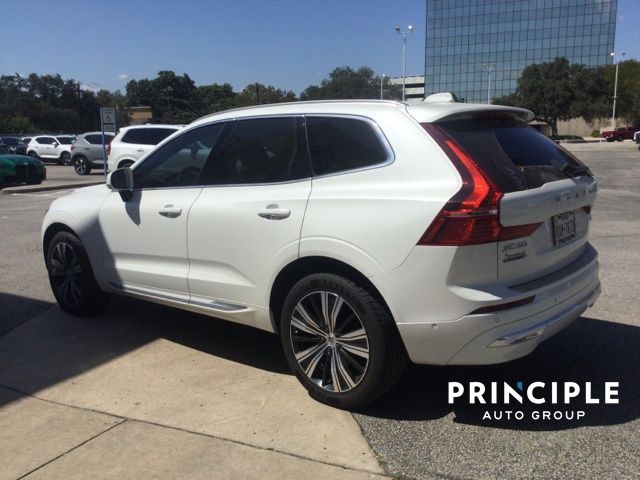 2023 Volvo XC60 B5 Plus photo 2