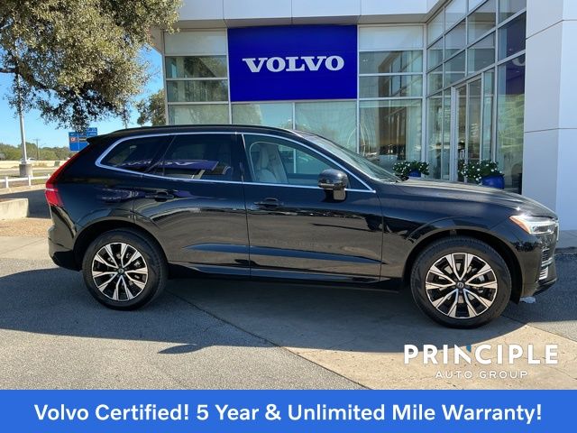 2023 Volvo XC60 B5 Core photo 2