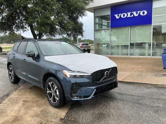 2026 Volvo XC60 B5 Core Dark AWD's photo