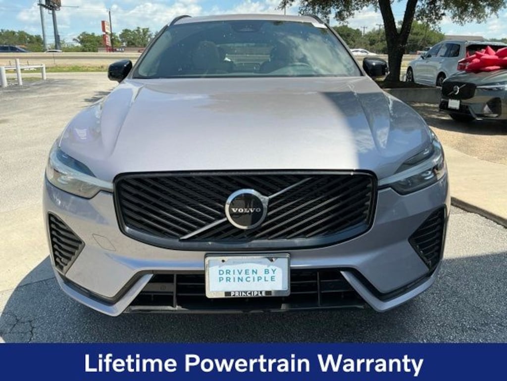 New 2026 Volvo XC60 B5 Core SUV