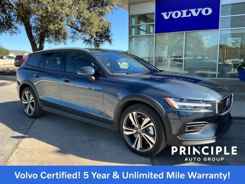 Certified 2025 Volvo V60 Cross Country B5 Plus Wagon