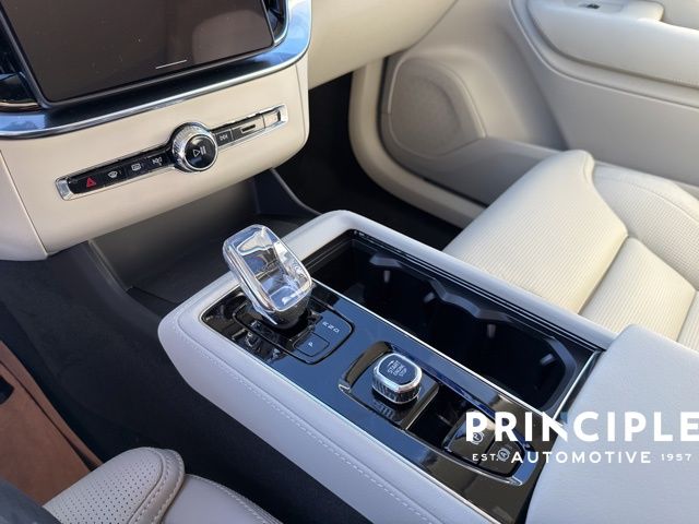 2026 Volvo XC90 Ultra - Photo 13