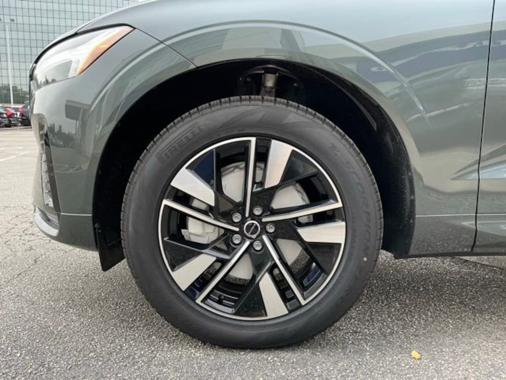 New 2026 Volvo XC60 B5 Core SUV