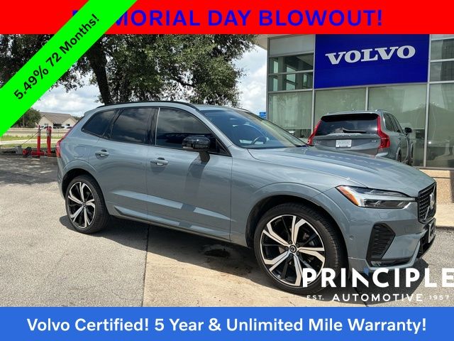 2023 Volvo XC60 B5 Ultimate Dark Theme AWD's photo