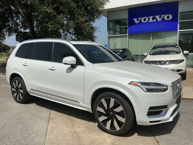 2023 Volvo XC90 T8 Recharge Ultimate Bright Theme 4WD's photo