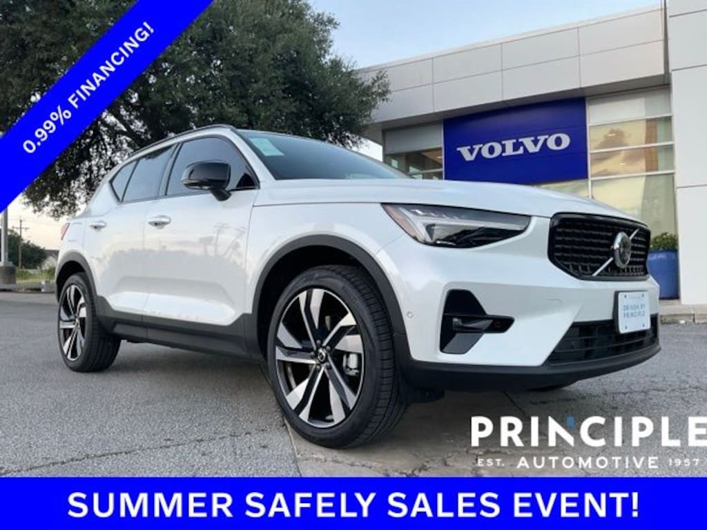 New 2026 Volvo XC40 B5 Ultra SUV