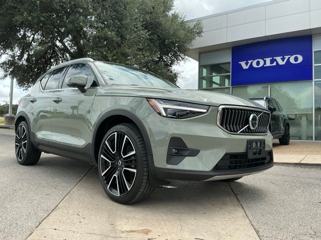2024 Volvo XC40