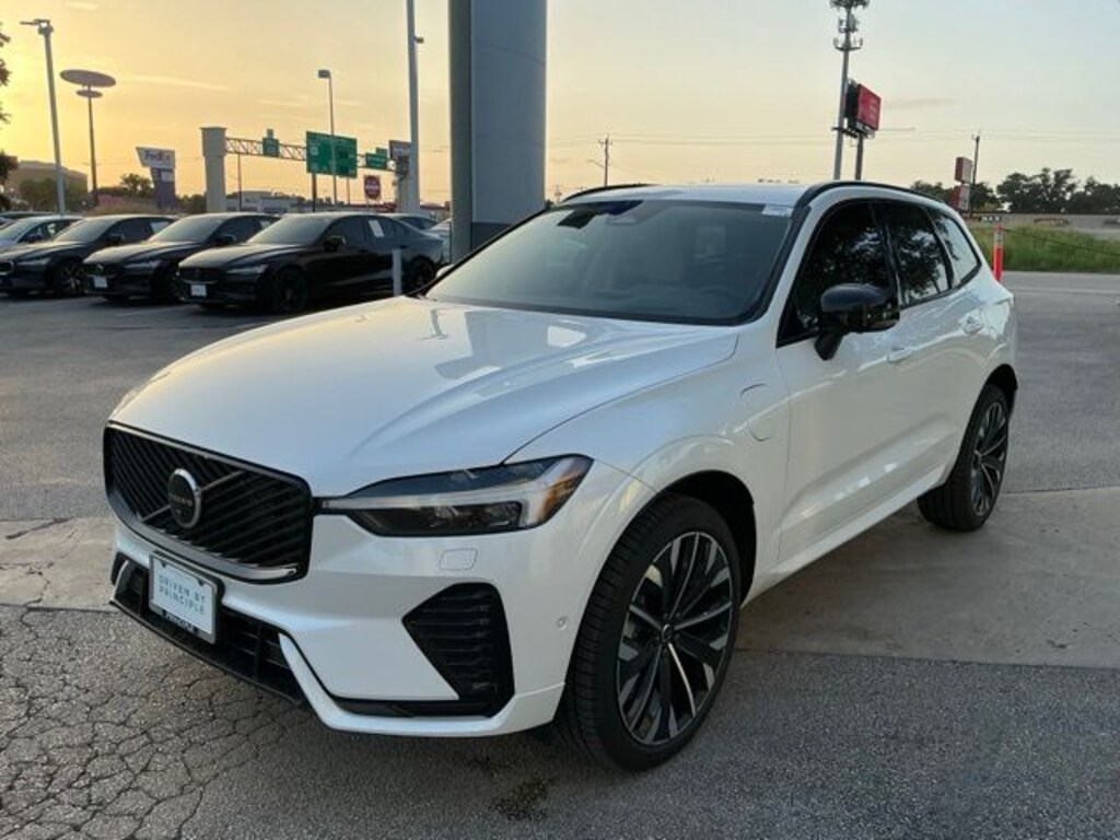 New 2026 Volvo XC60 plug-in hybrid T8 Ultra SUV