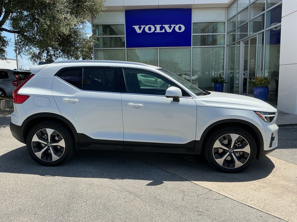 Certified 2025 Volvo XC40 B5 Plus Bright Theme SUV