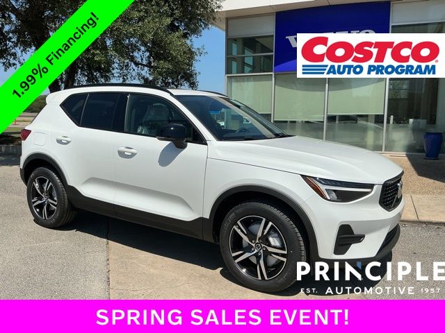 2026 Volvo XC40 B5 Core Dark AWD's photo