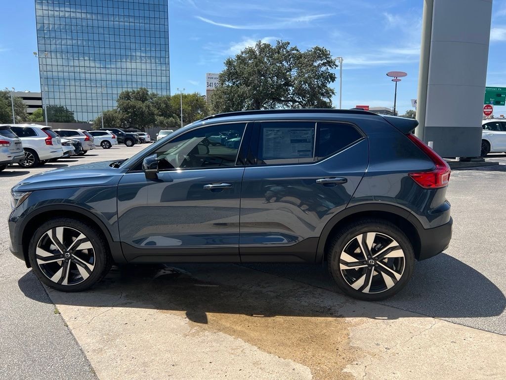 New 2026 Volvo XC40 B5 Plus SUV