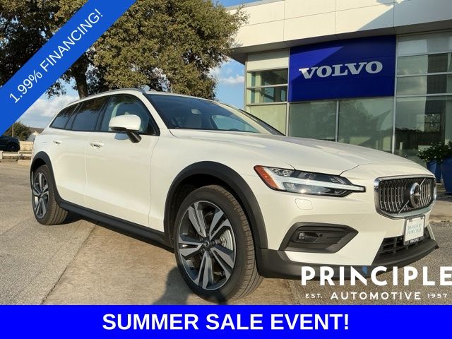 2026 Volvo V60 Cross Country B5 Plus AWD's photo