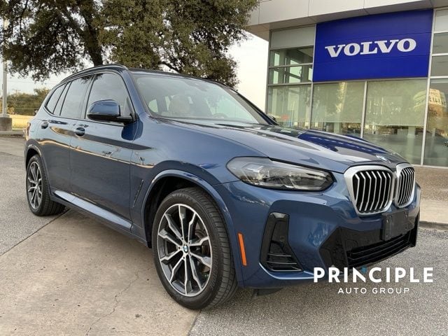 2022 BMW X3 30i's photo