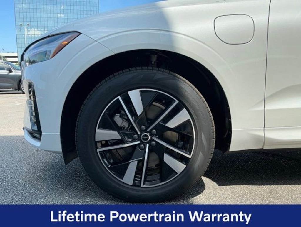 New 2026 Volvo XC60 plug-in hybrid T8 Core SUV