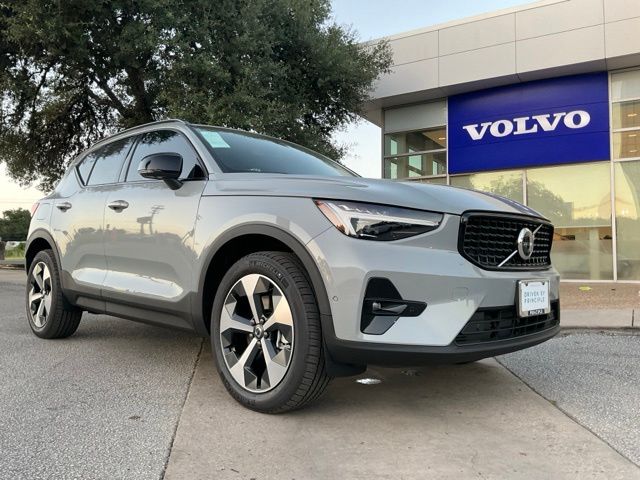 New 2026 Volvo XC40 B5 Plus