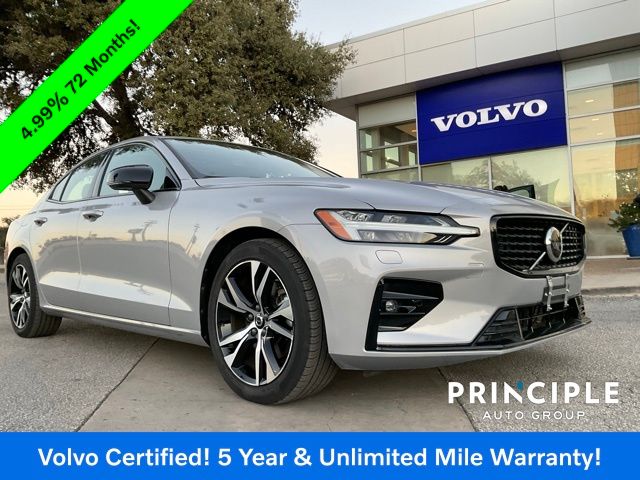 2025 Volvo S60 Core's photo