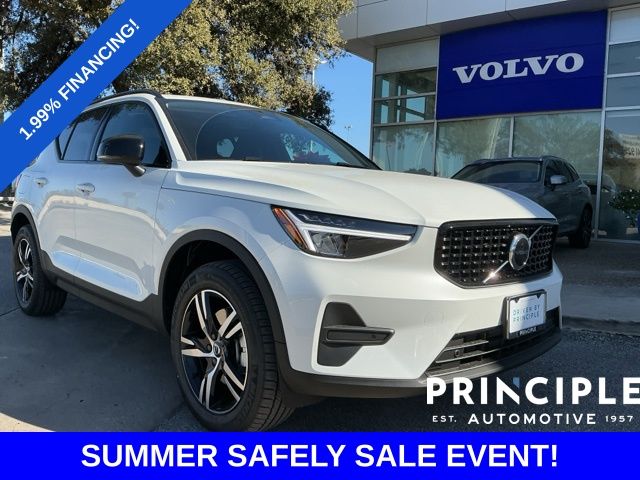 2026 Volvo XC40 B5 Core Dark AWD's photo