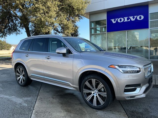 2024 Volvo XC90 Plus's photo