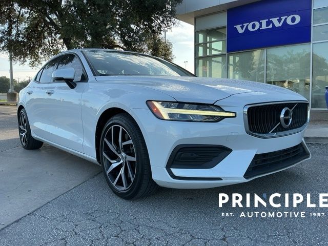 2020 Volvo S60 T6 Momentum AWD's photo
