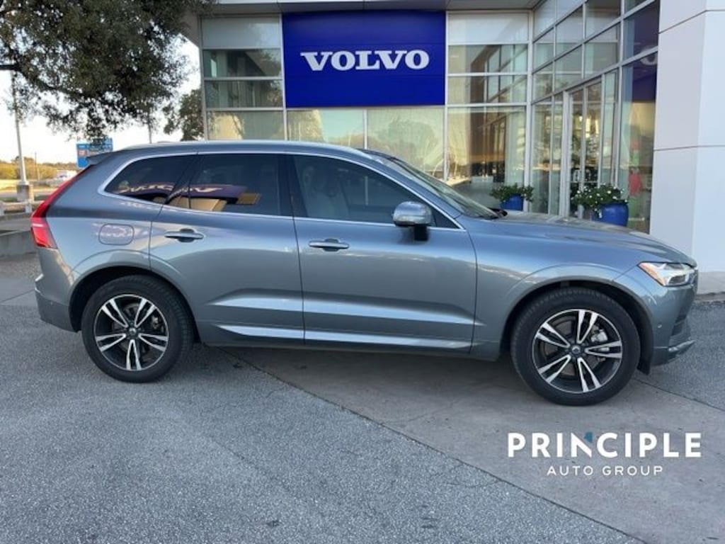Used 2018 Volvo XC60 T6 Momentum SUV