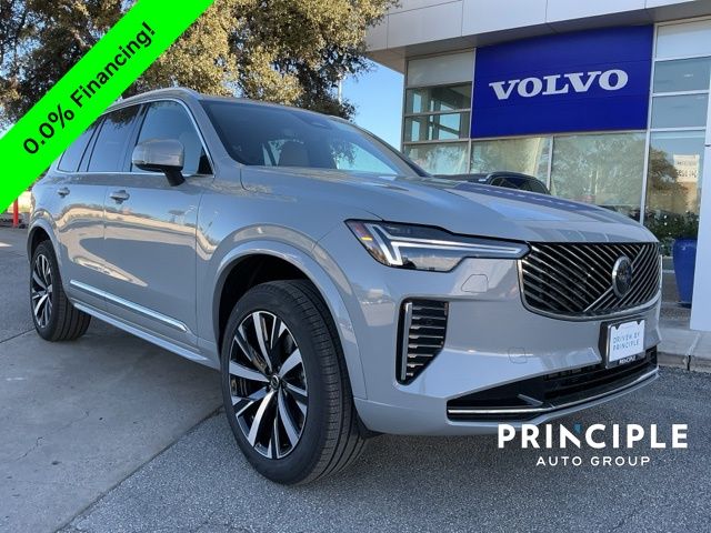 2026 Volvo XC90 Core's photo