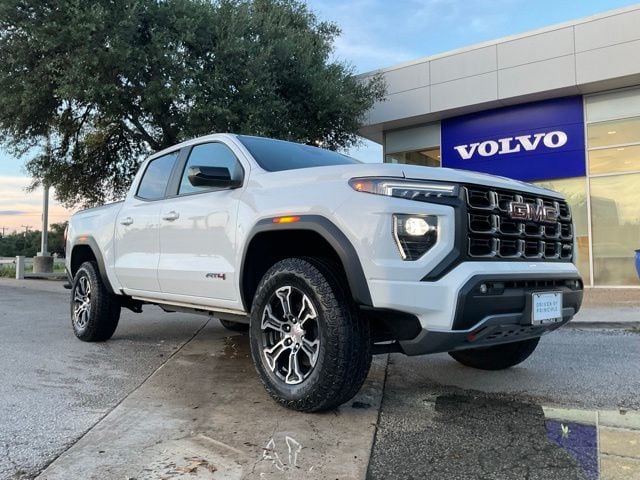 2025 GMC Canyon 4WD AT4 Crew Cab Short Box's photo