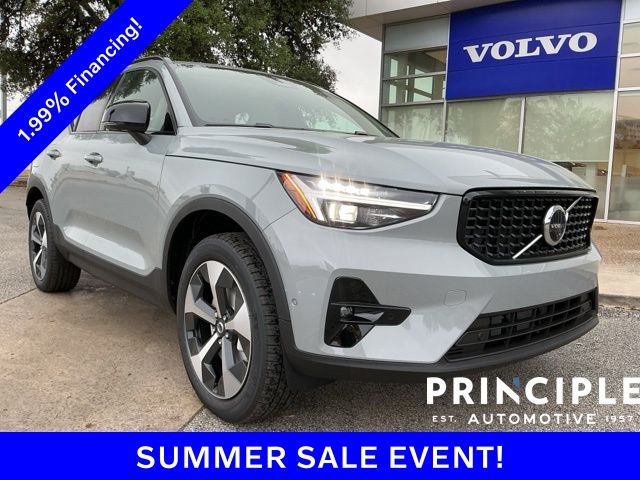 2026 Volvo XC40 B5 Plus Dark AWD's photo
