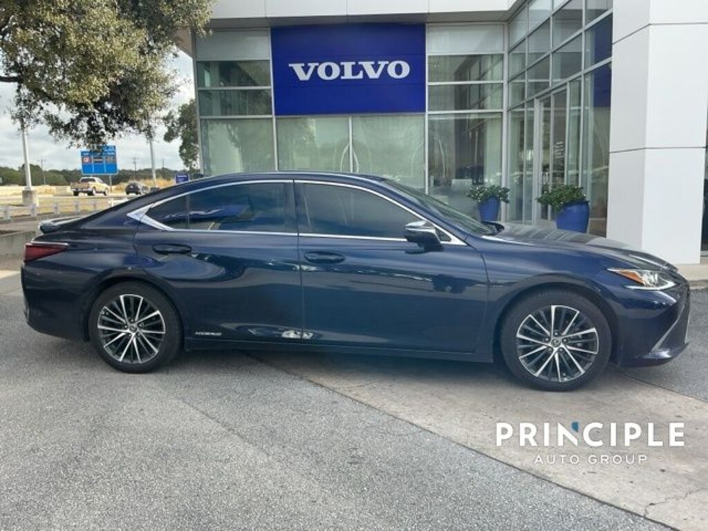 Used 2022 Lexus ES 300h Sedan