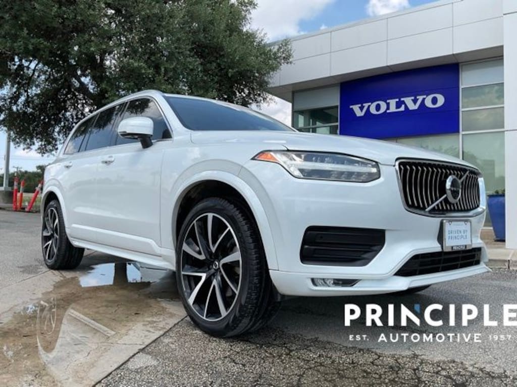 Used 2022 Volvo XC90 T6 Momentum SUV