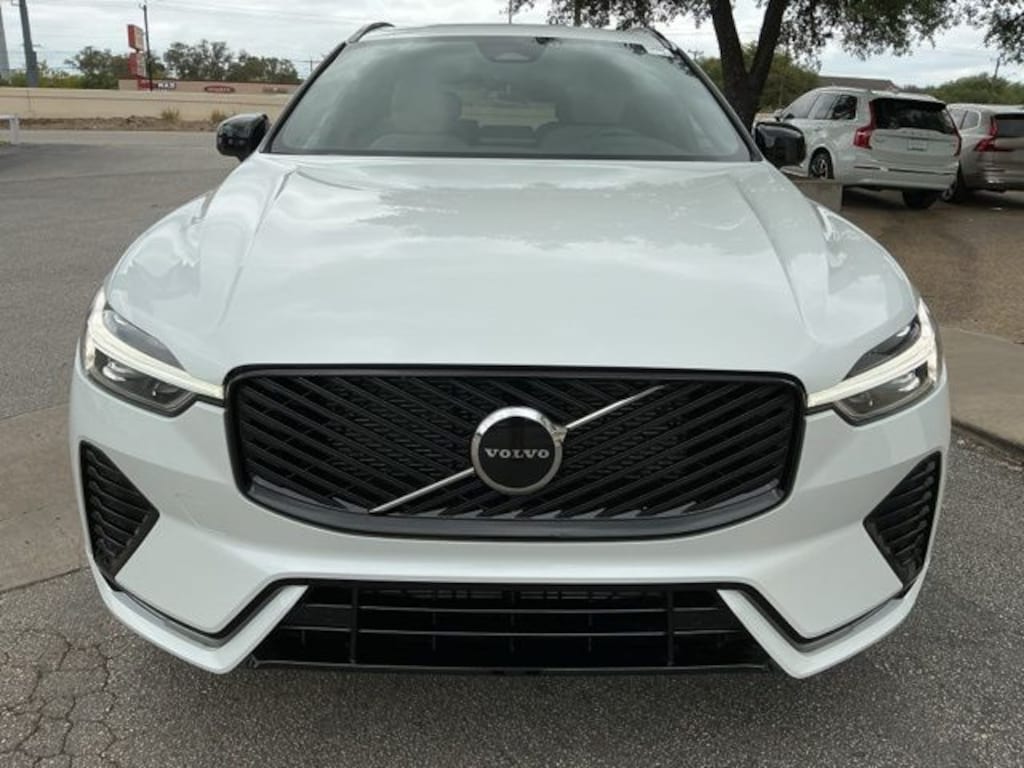 New 2026 Volvo XC60 B5 Core SUV