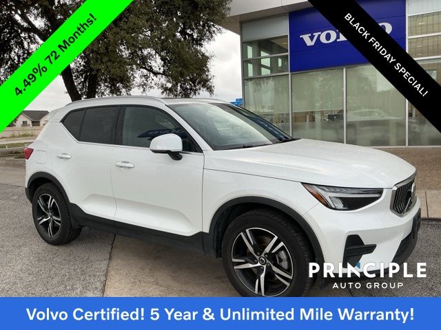 2025 Volvo XC40 Core