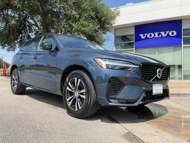 2025 Volvo XC60 B5 Core Dark AWD's photo