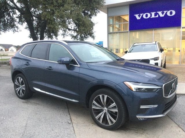2023 Volvo XC60 Plus's photo
