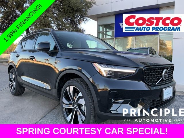 2026 Volvo XC40 B4 Plus Dark FWD's photo
