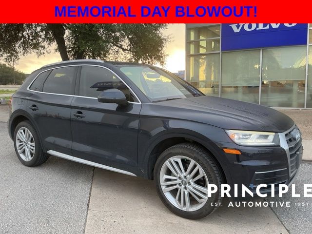 2018 Audi Q5 2.0T quattro S tronic Premium Plus's photo