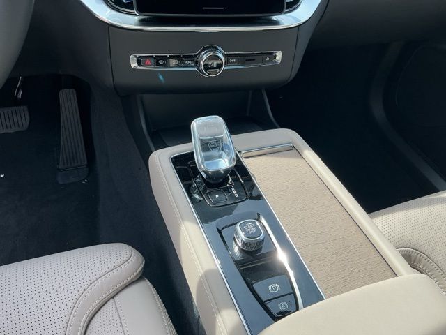 2026 Volvo XC90 Ultra - Photo 15