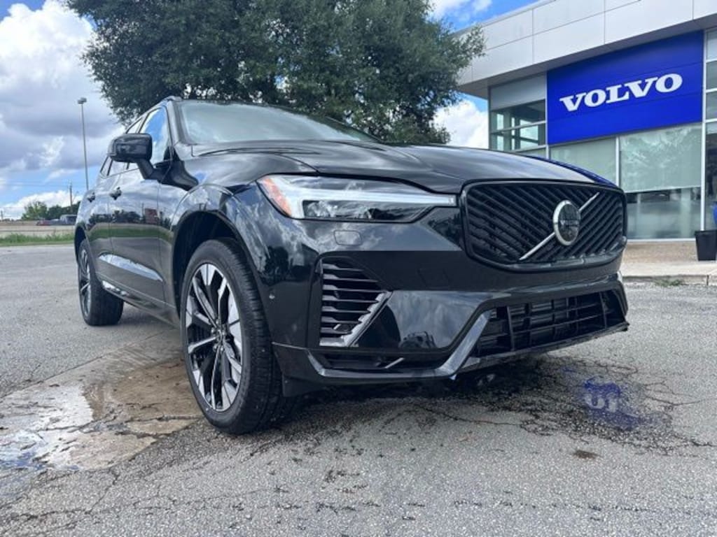 New 2026 Volvo XC60 plug-in hybrid T8 Plus SUV