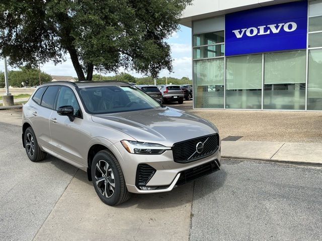 2026 Volvo XC60 B5 Core Dark AWD's photo