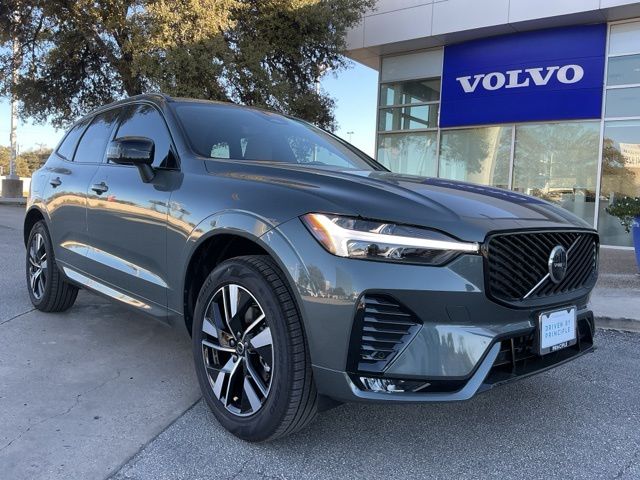 2026 Volvo XC60 B5 Core Dark AWD's photo