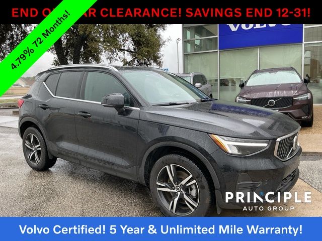 2025 Volvo XC40 Core's photo