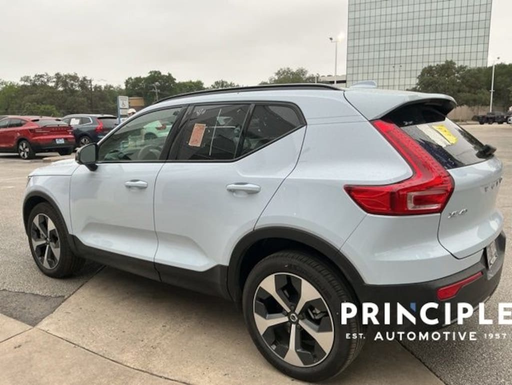 Used 2026 Volvo XC40 B5 Plus SUV