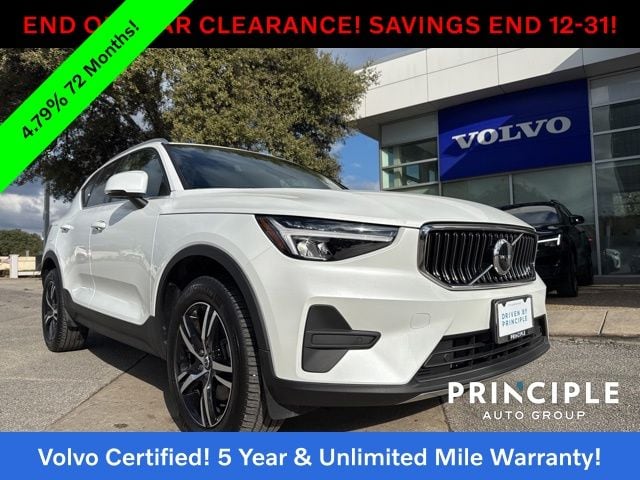 2025 Volvo XC40 Core's photo