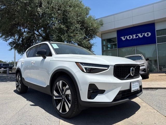 New 2026 Volvo XC40 B5 Ultra