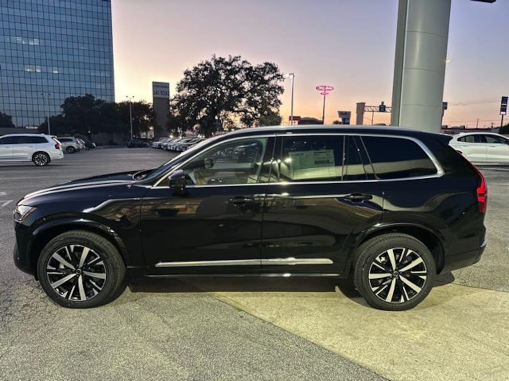 New 2026 Volvo XC90 B5 Core SUV