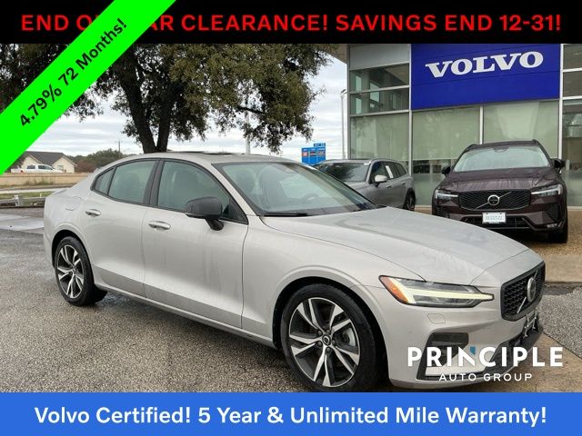 2025 Volvo S60 Core's photo