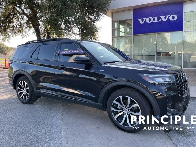 2026 Ford Explorer ST-LINE RWD's photo