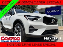 2026 Volvo XC40 B5 Core SUV