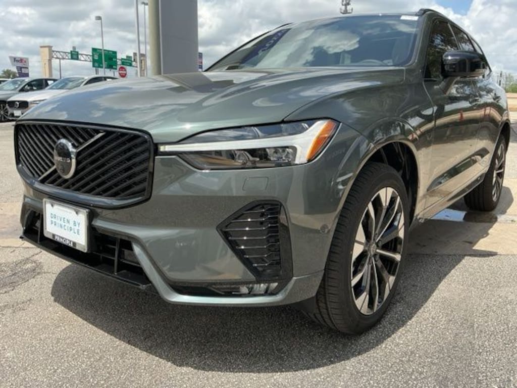 New 2026 Volvo XC60 B5 Plus SUV