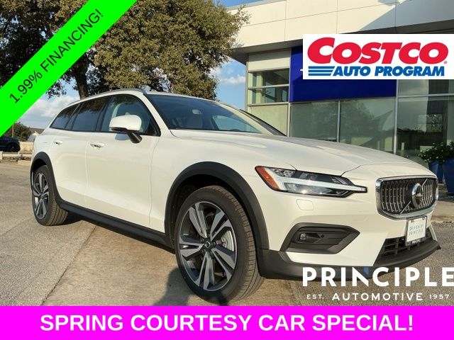 2026 Volvo V60 Cross Country B5 Plus AWD's photo