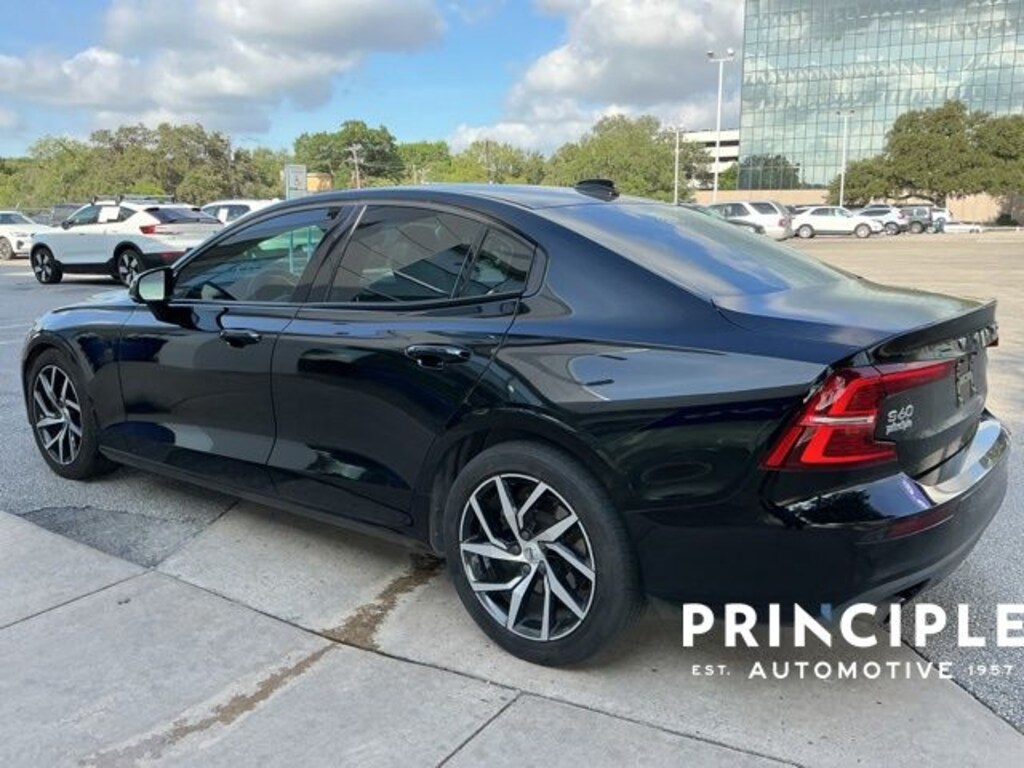 Used 2019 Volvo S60 T5 Momentum Sedan